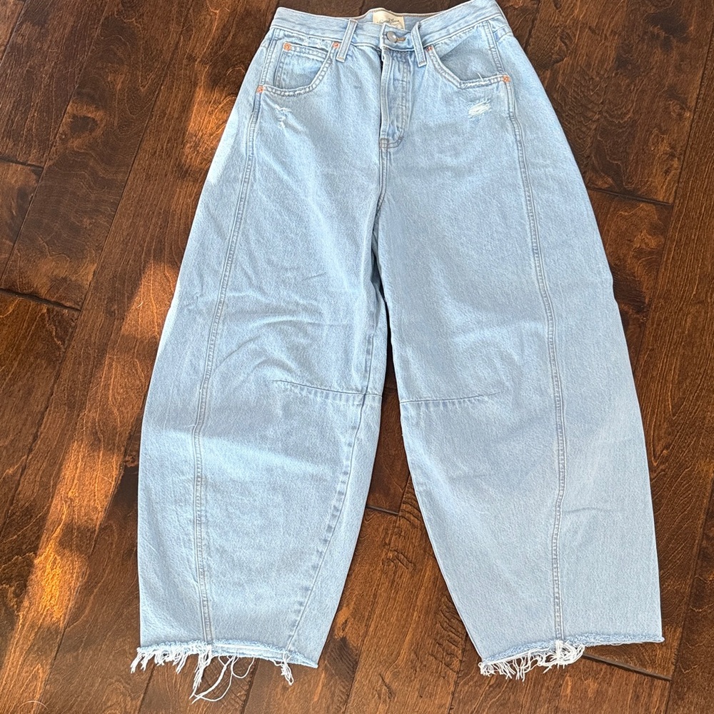 Universal Thread barrel jeans